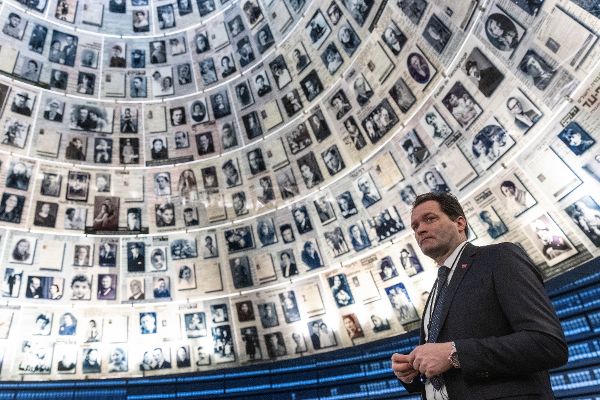 Landwirtschaftsminister Totschnig besucht Holocaust Gedenkstätte Yad Vashem